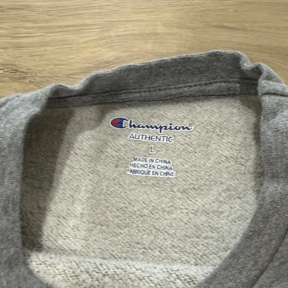 Champion Heather Gray Crewneck Sweatshirt youth size large